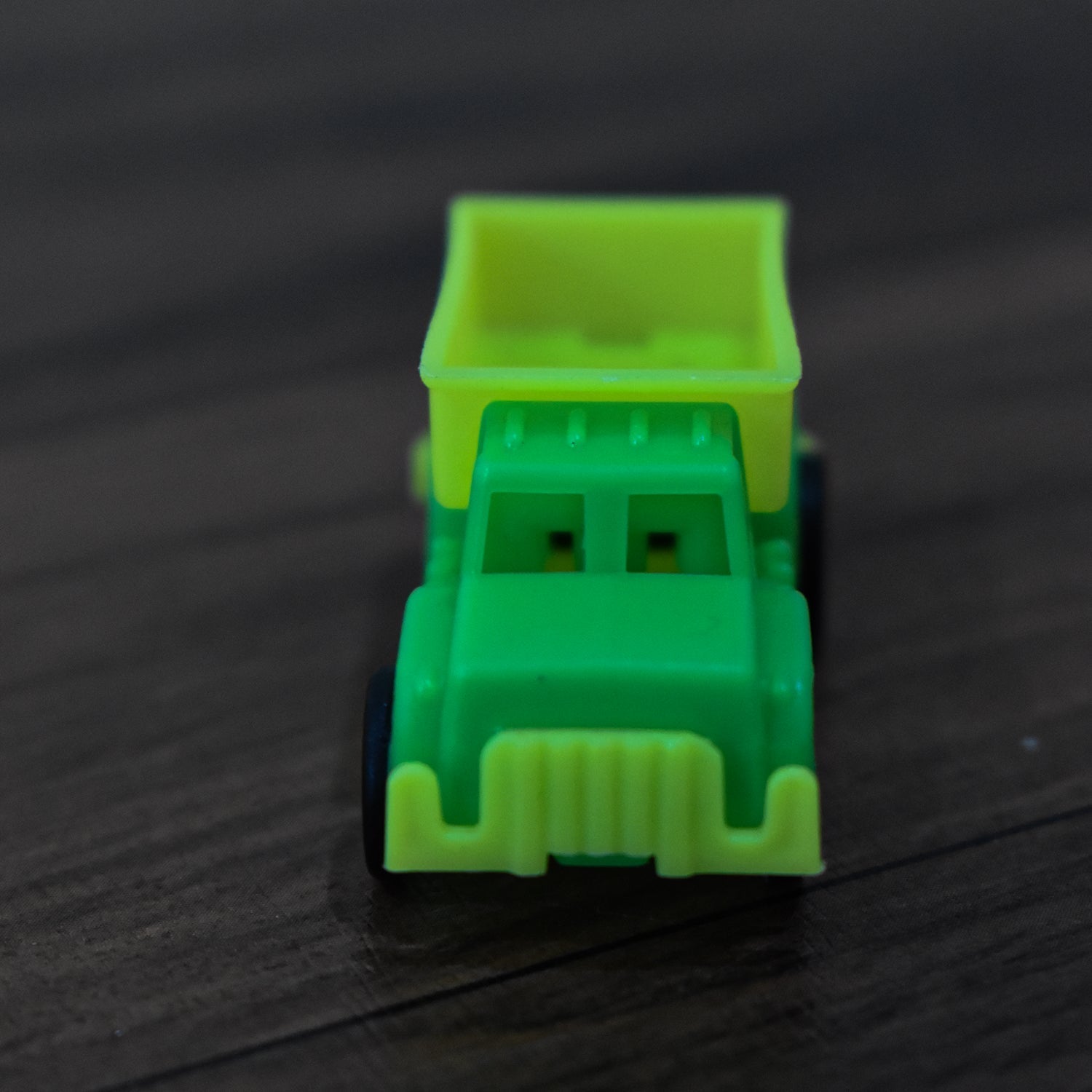 Dumper truck toy for children