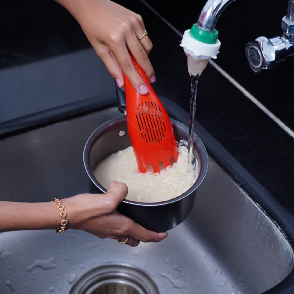 Practical sieve for washing rice