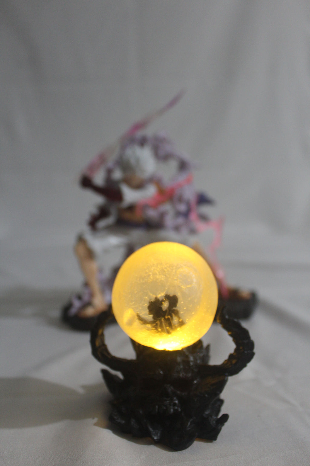 Luffy Gear 5 & Moon Lamp (15 cms)