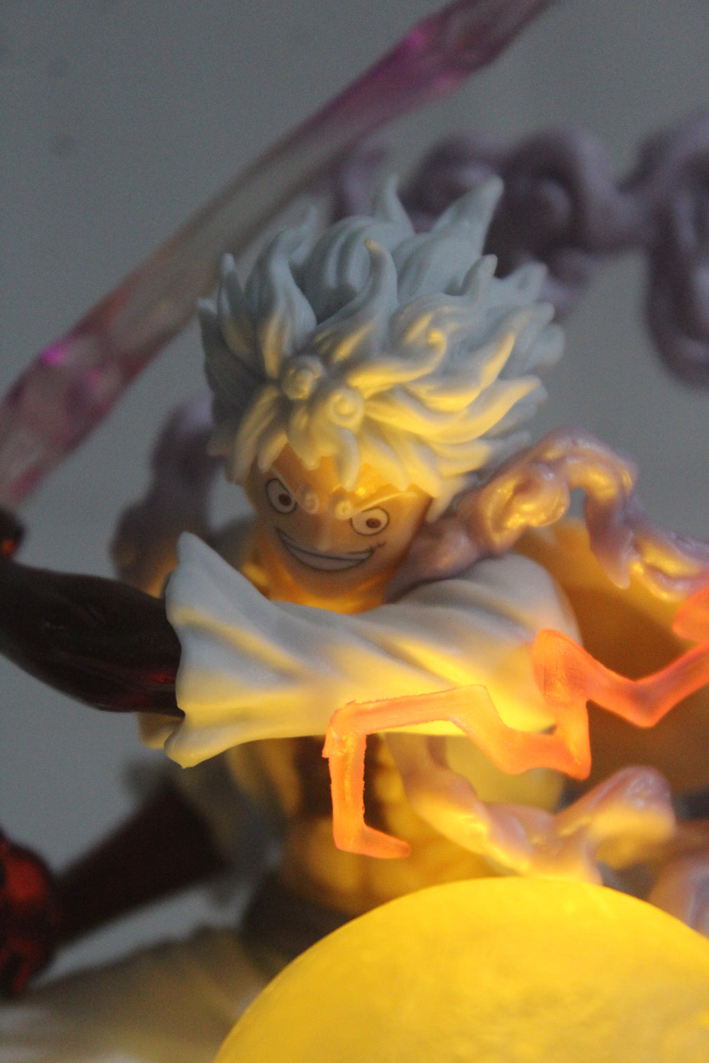 Luffy Gear 5 & Moon Lamp (15 cms)