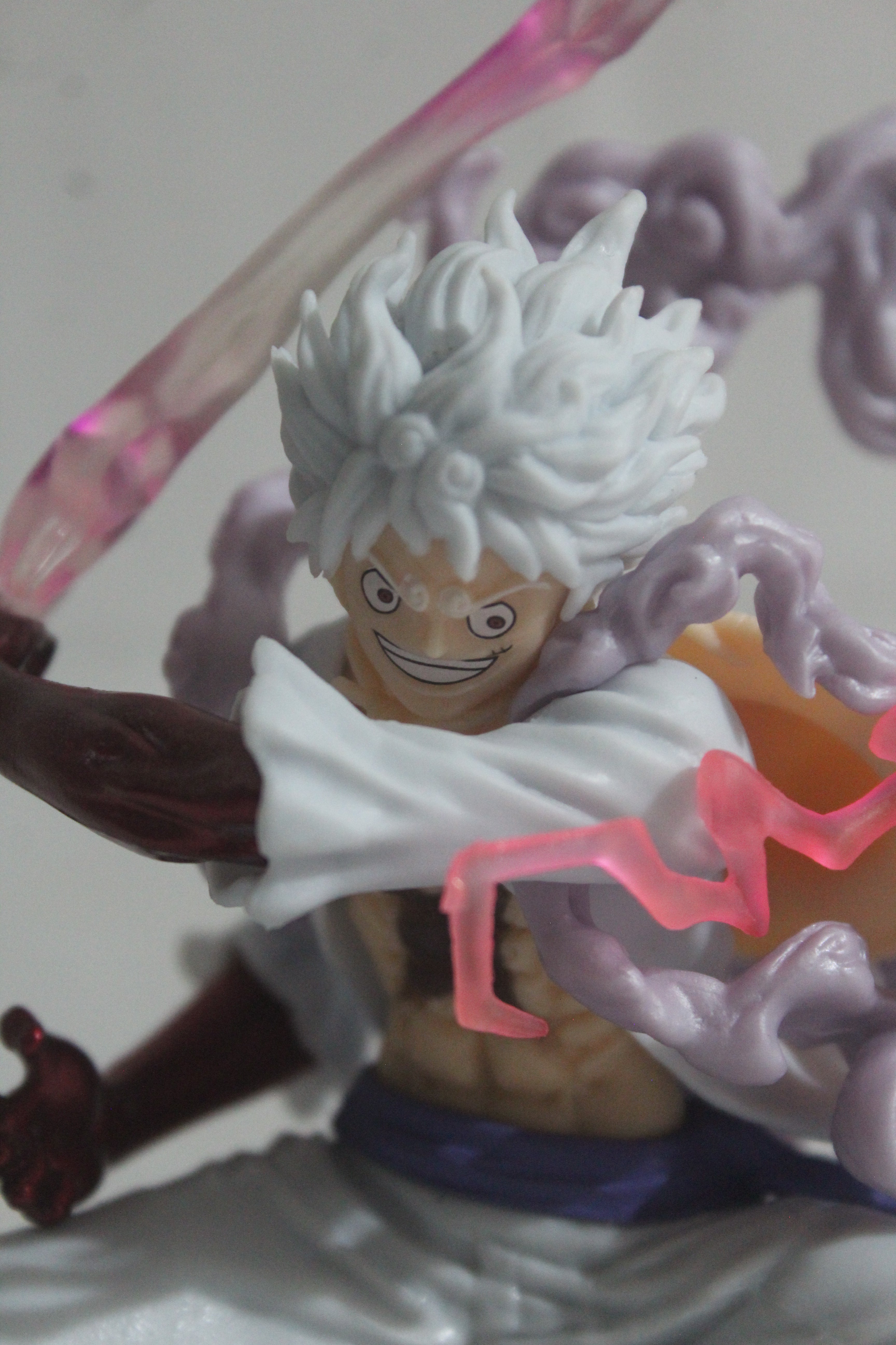 Luffy Gear 5 & Moon Lamp (15 cms)